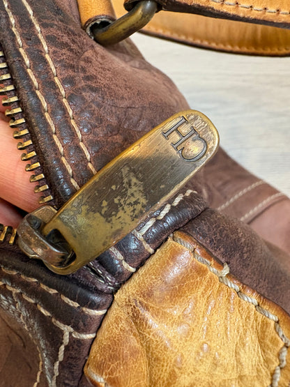 CAROLINA HERRERA. Bolso de mano marrón anagrama