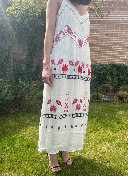 IS COMING. Vestido blanco bordado T.m