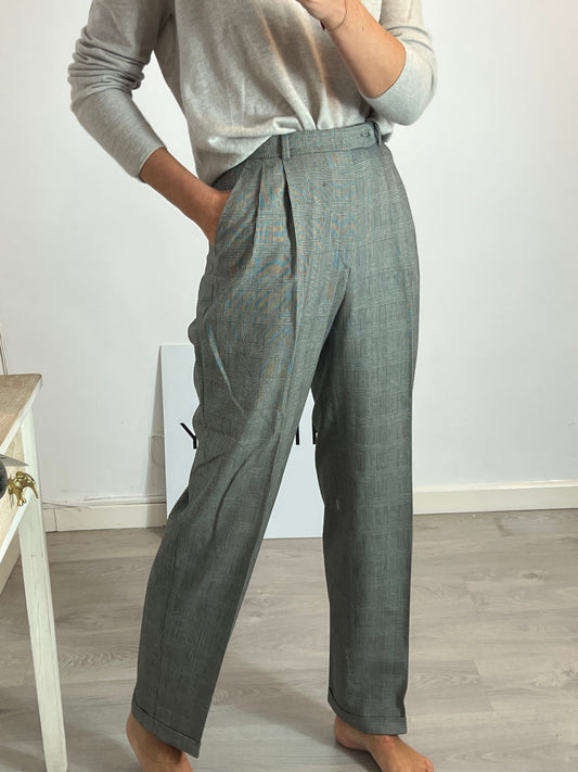 WINDSOR. Houndstooth pleated trousers. Size 40 (36)