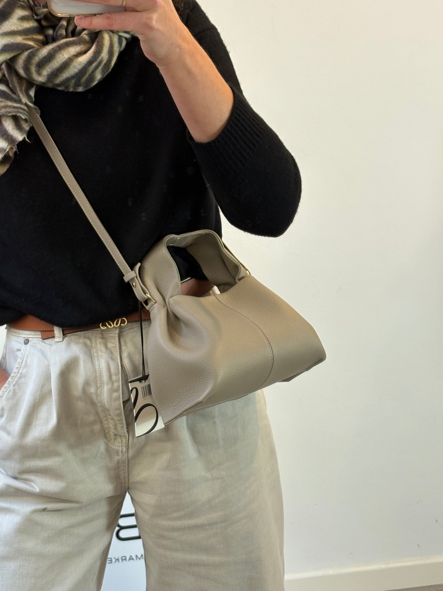 POLÉNE. Bolso gris topo mini