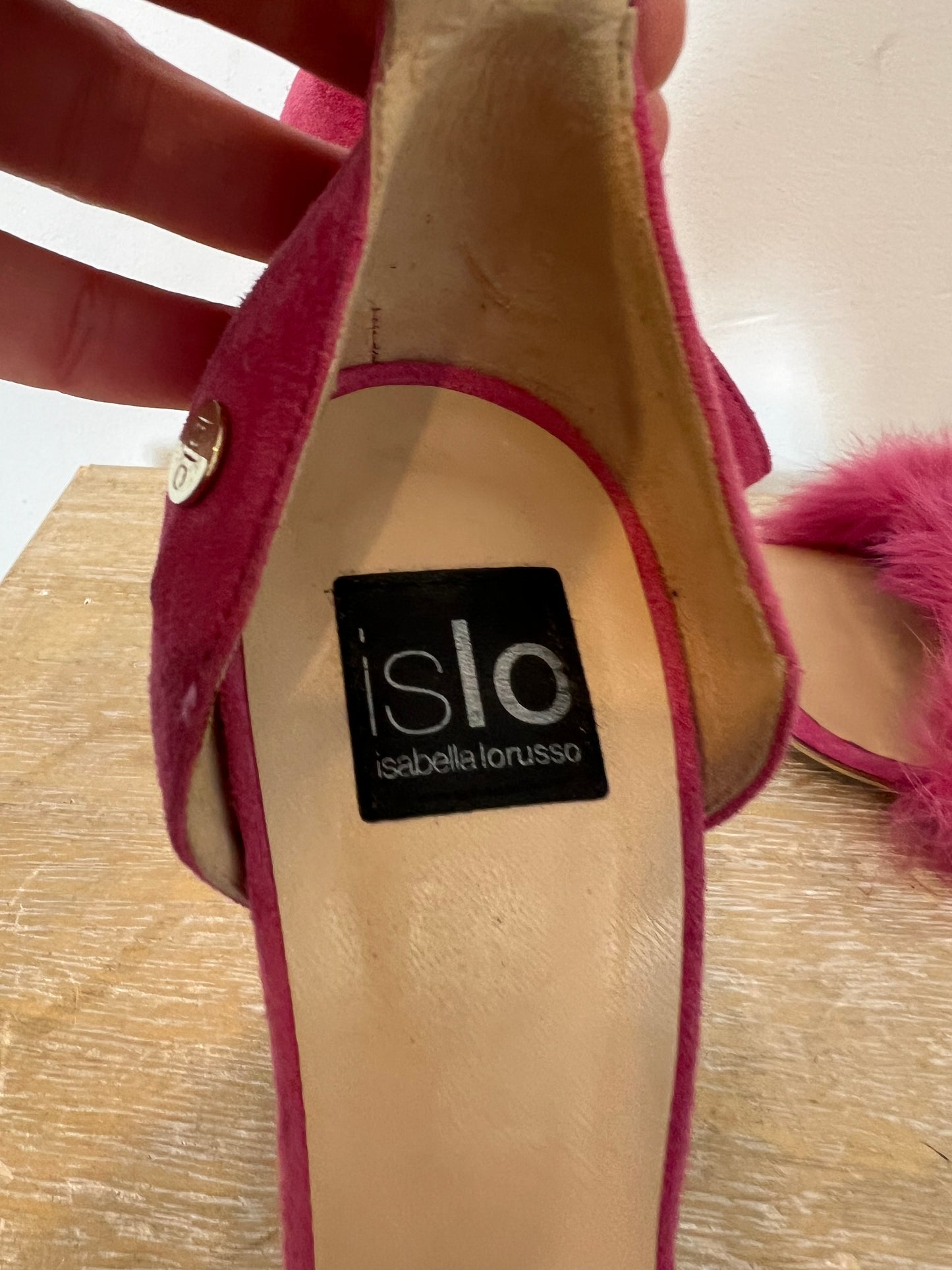 ISLAND. Pink fur sandal. T 37