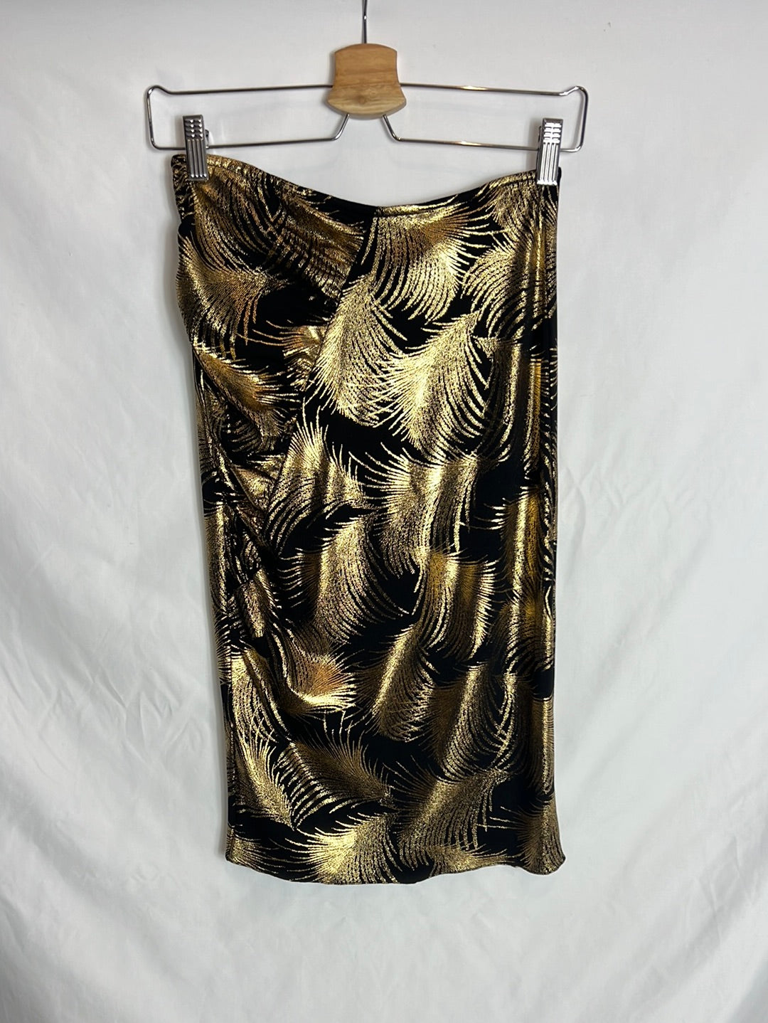 LOLA LI. Black and gold stretch midi skirt. Size 38