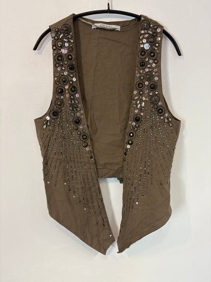 ZARA. Chaleco verde pedrería