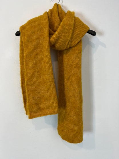 UNIQLO. Bufanda mostaza