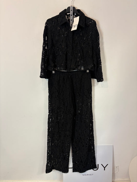 ZARA. Conjunto negro encaje