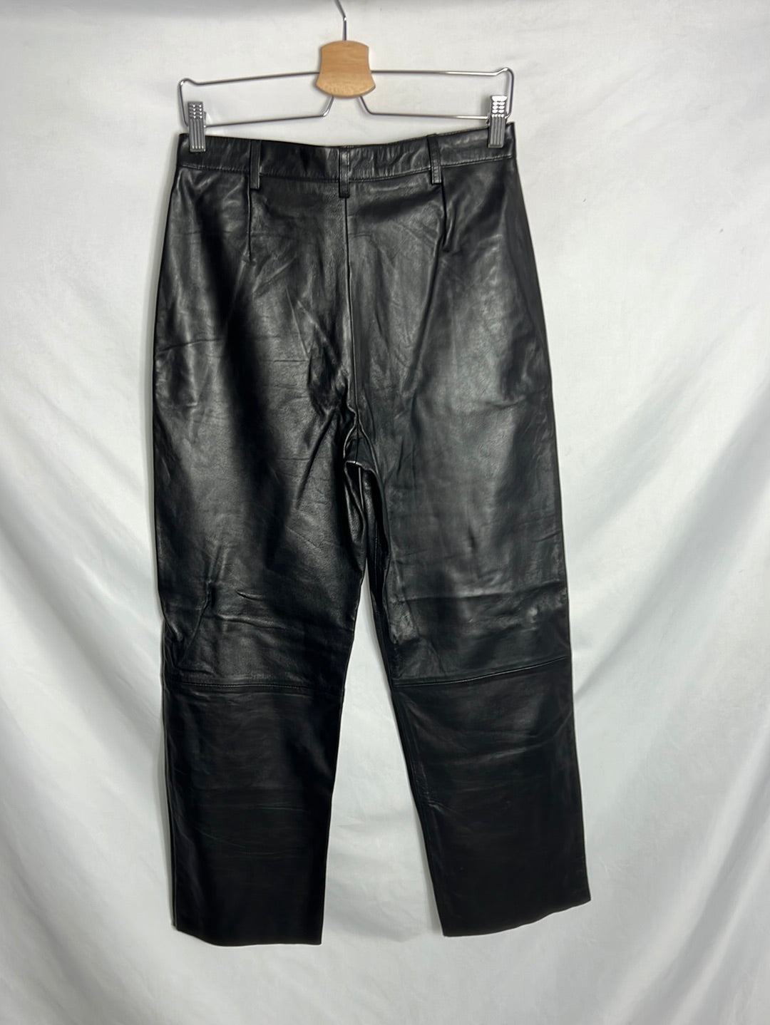 ZARA. Pantalón culotte negro piel. T M