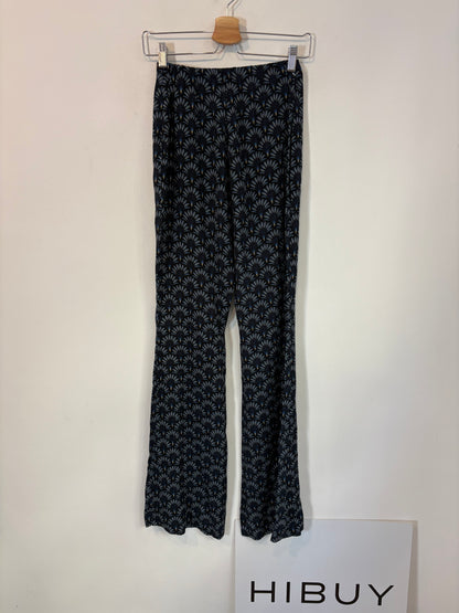 LADY PIPA. Total look azul estampado