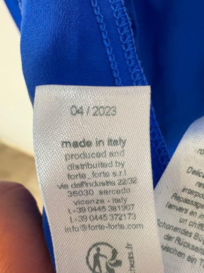 FORTE FORTE. Top seda azul fluido