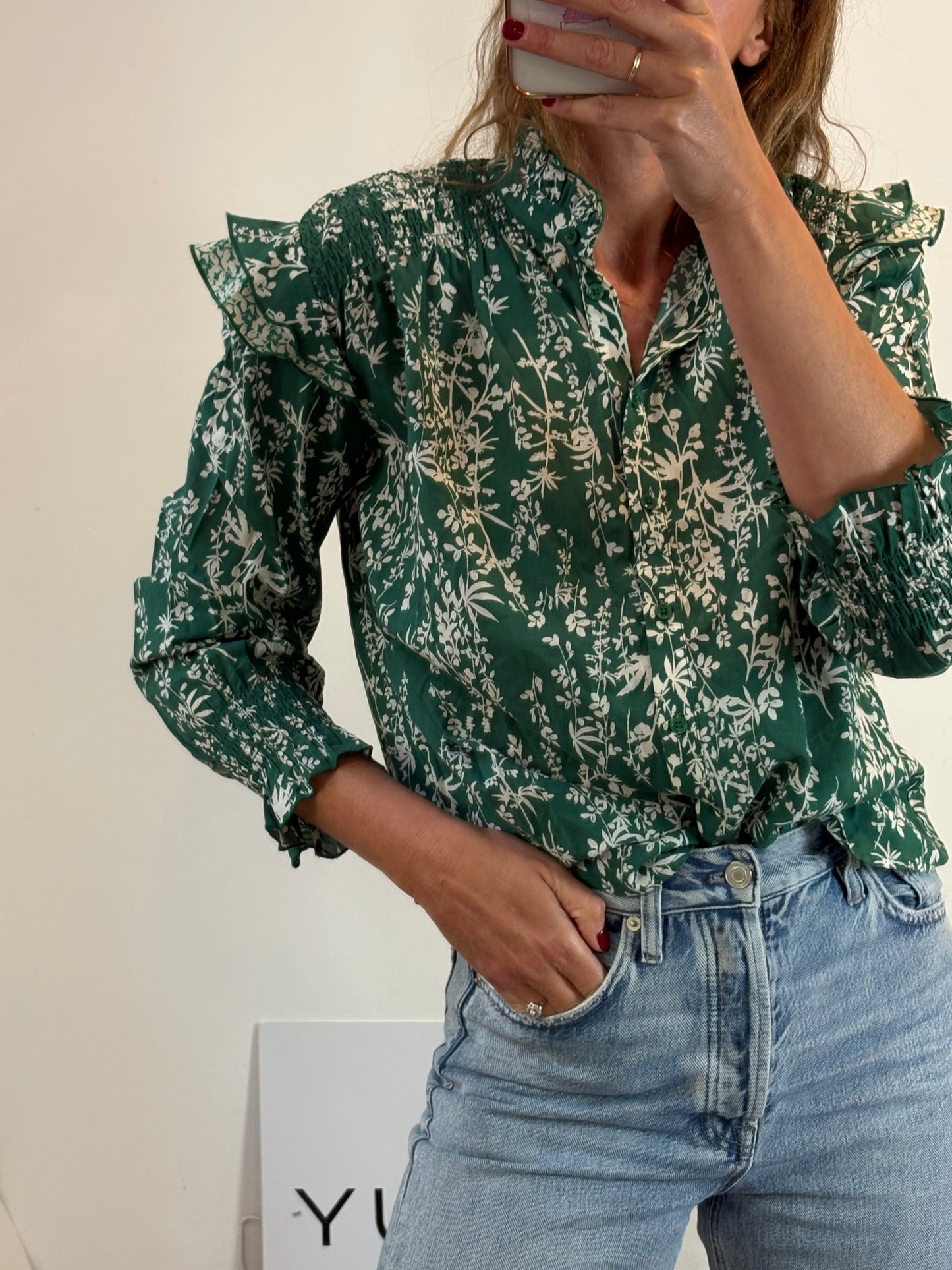 BERENICE. Blusa verde estampada
