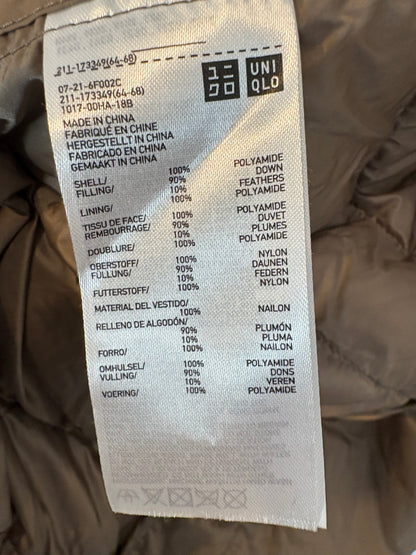 UNIQLO. Plumas sin mangas ligero marrón claro