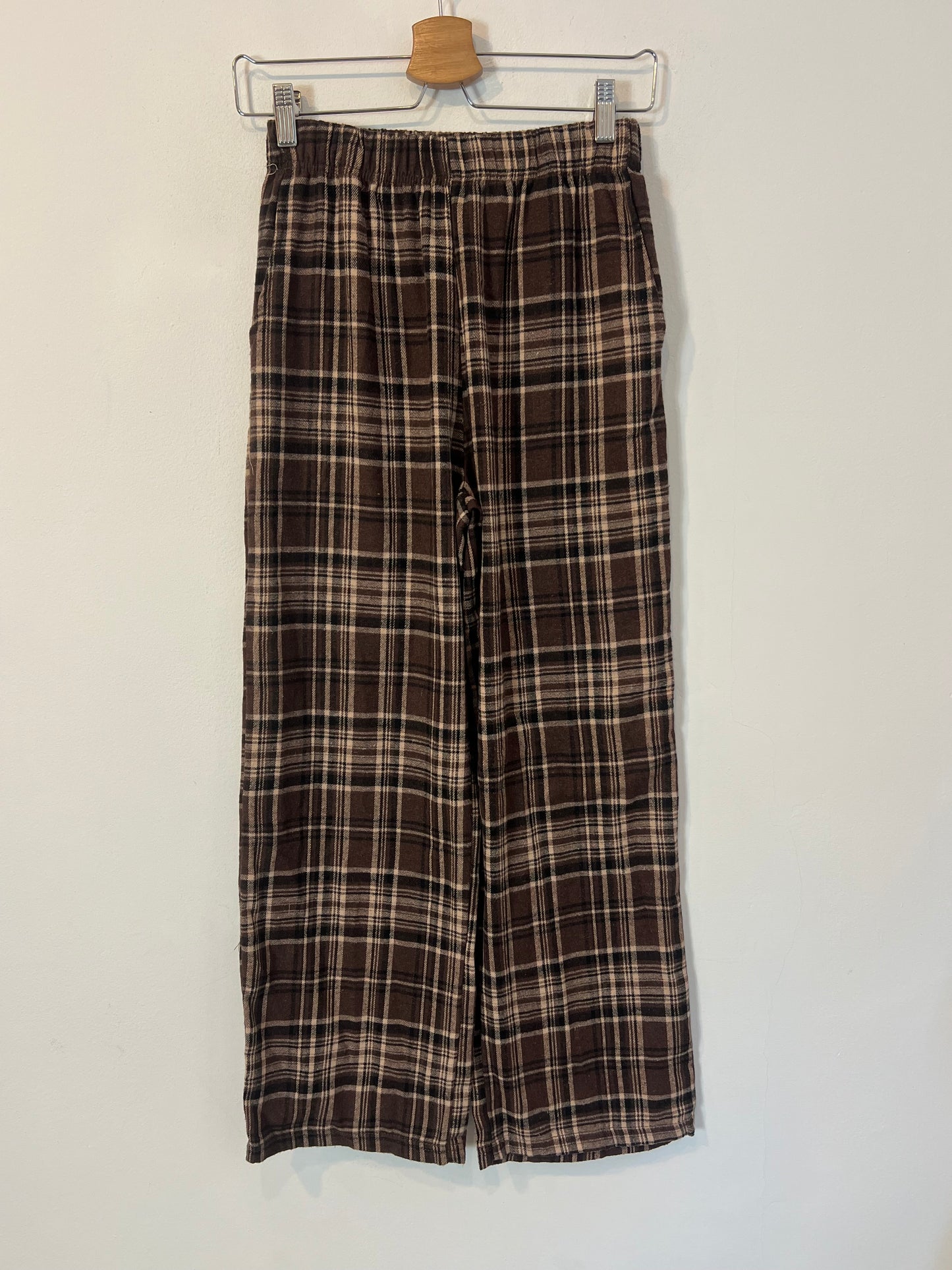 OTRAS. Pantalón cuadros marrón