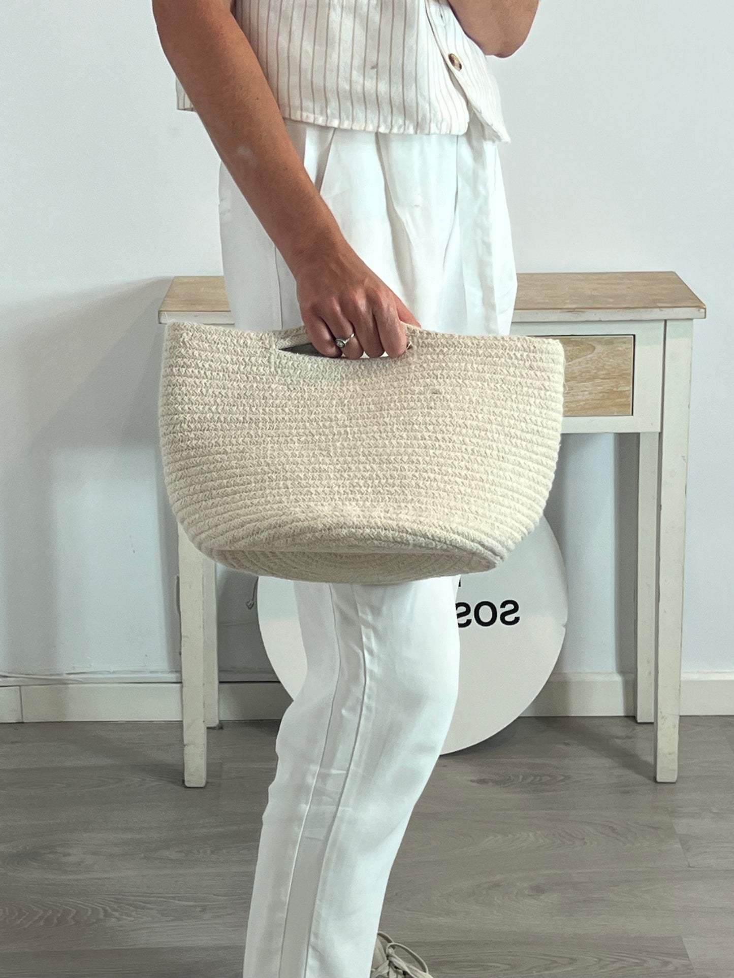 OTRAS. Bolso de mano tela beige