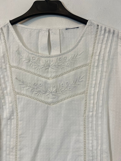 OTRAS. Blusa blanca bordada manga corta T.u(S)