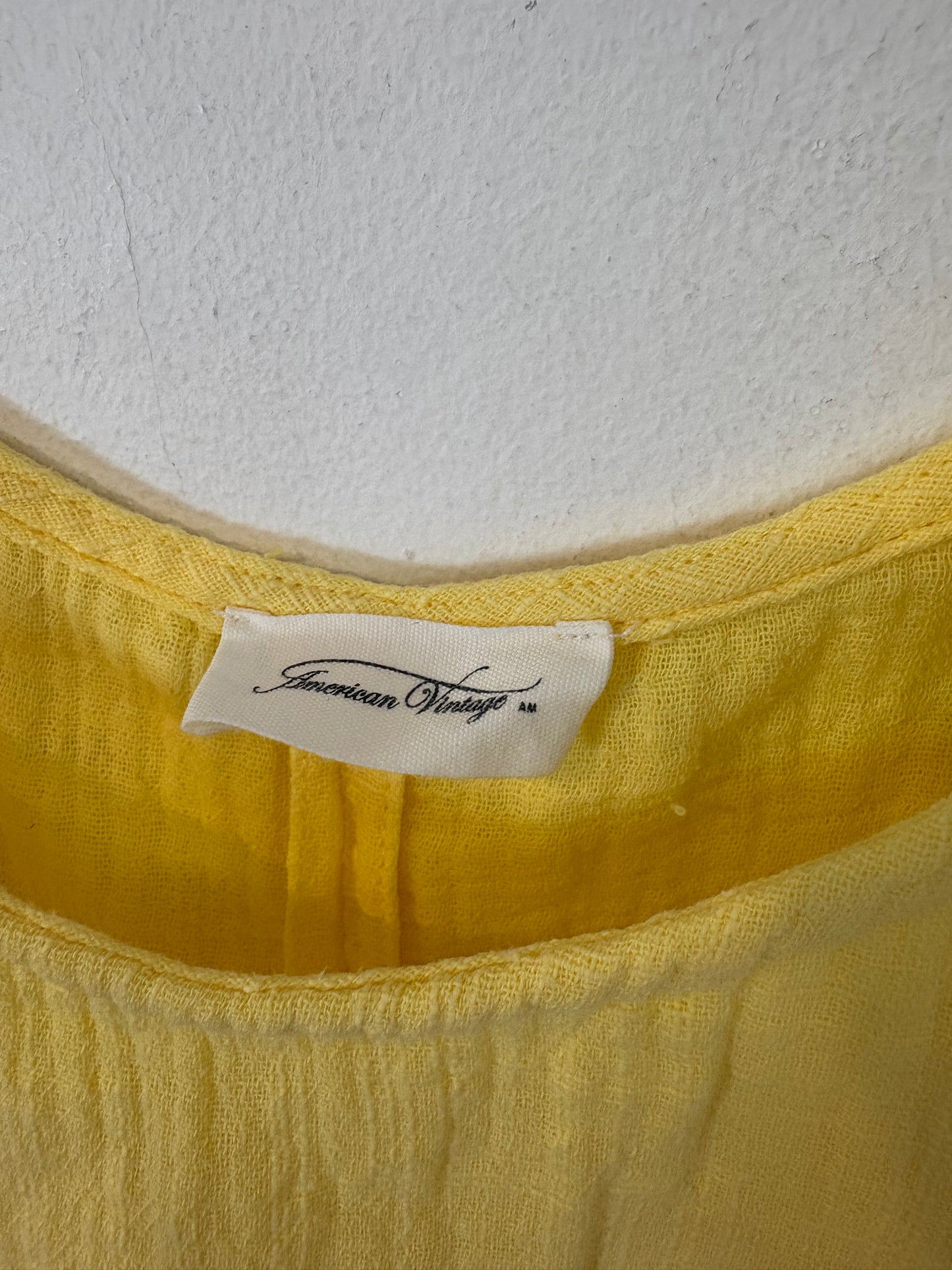 AMERICAN VINTAGE. Top algodón amarillo