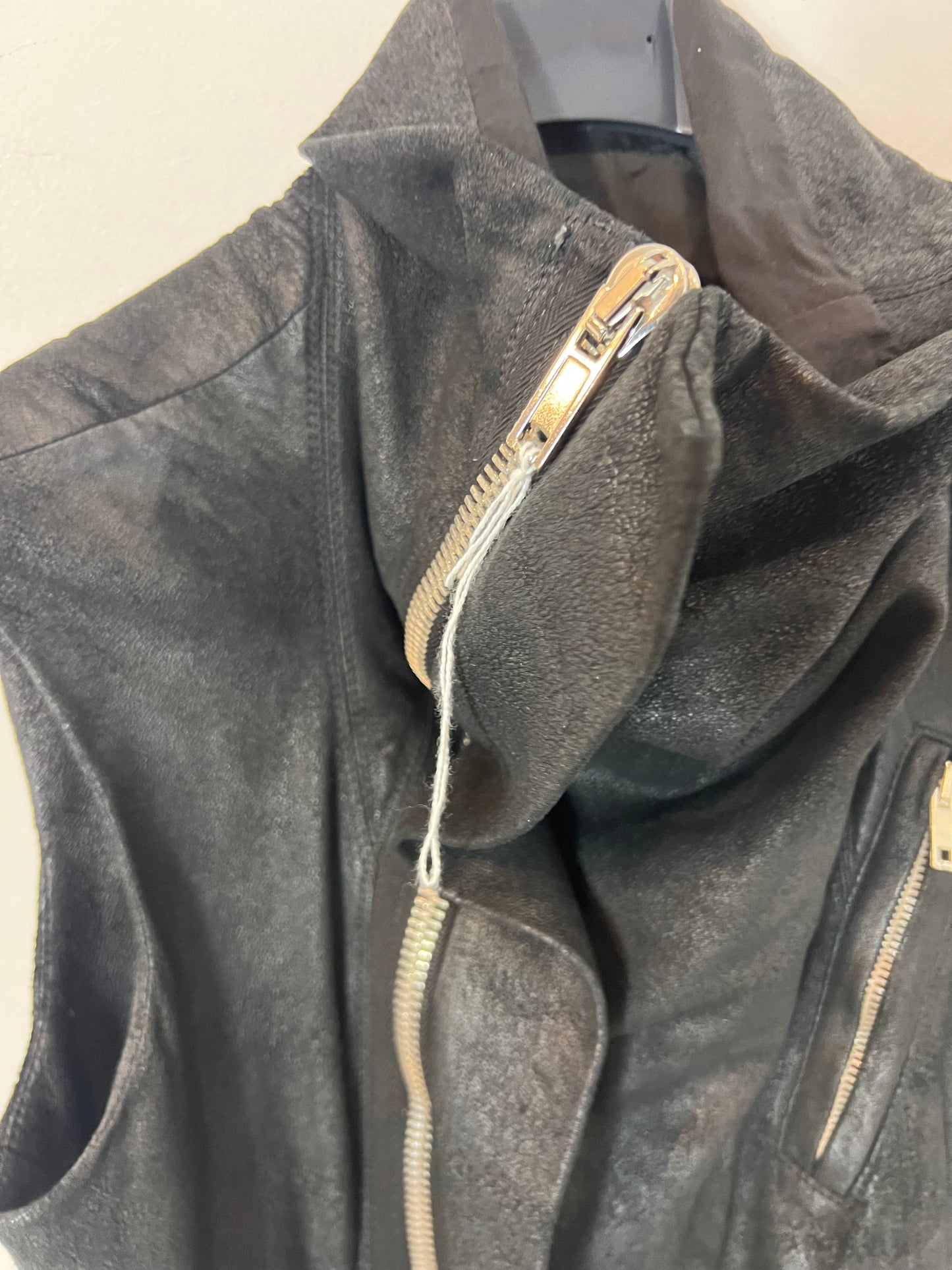 RICK OWENS.  Chaleco negro piel  T.36