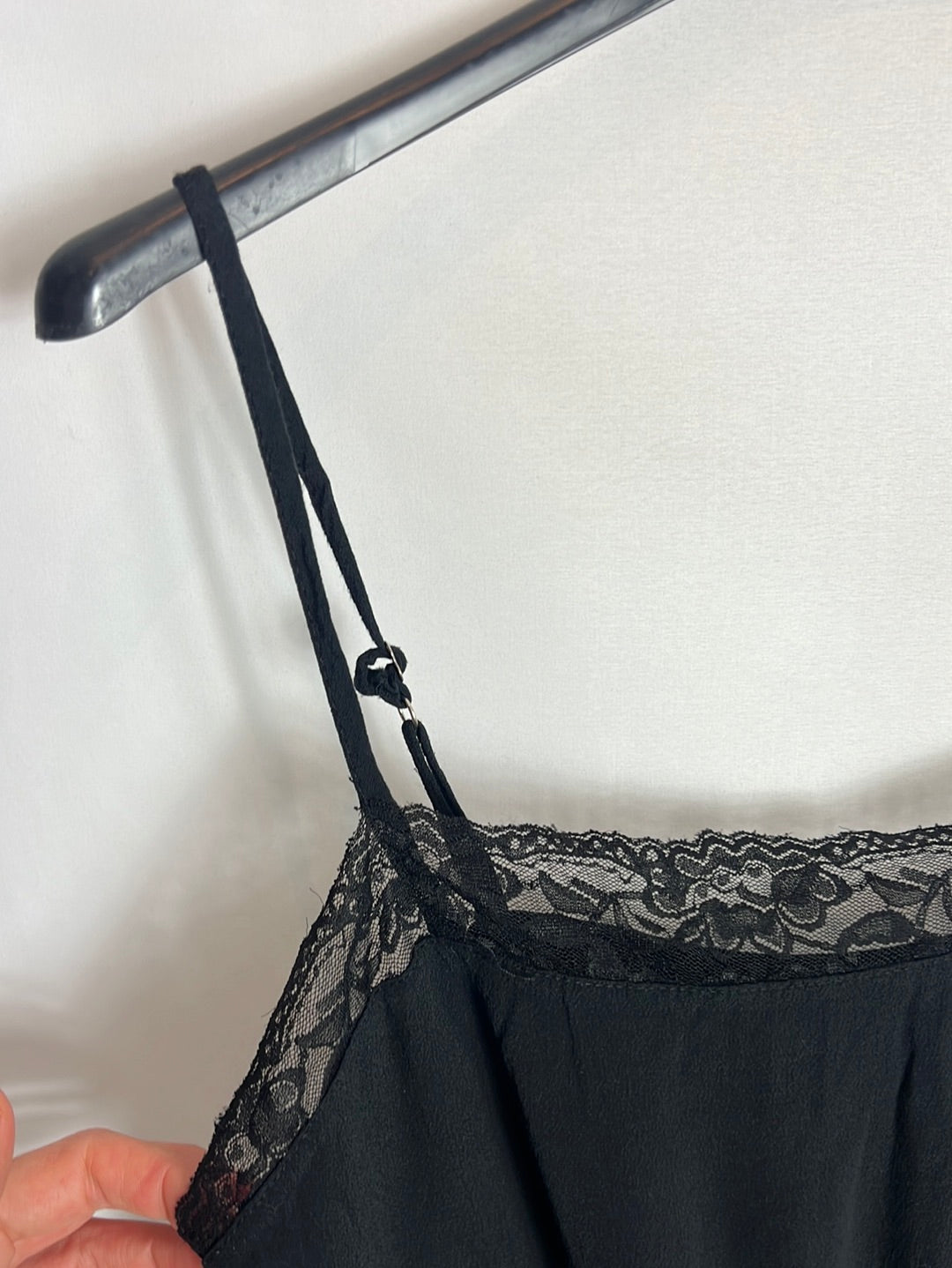 BRANDY MELVILLE. Crop top negro encaje. T S