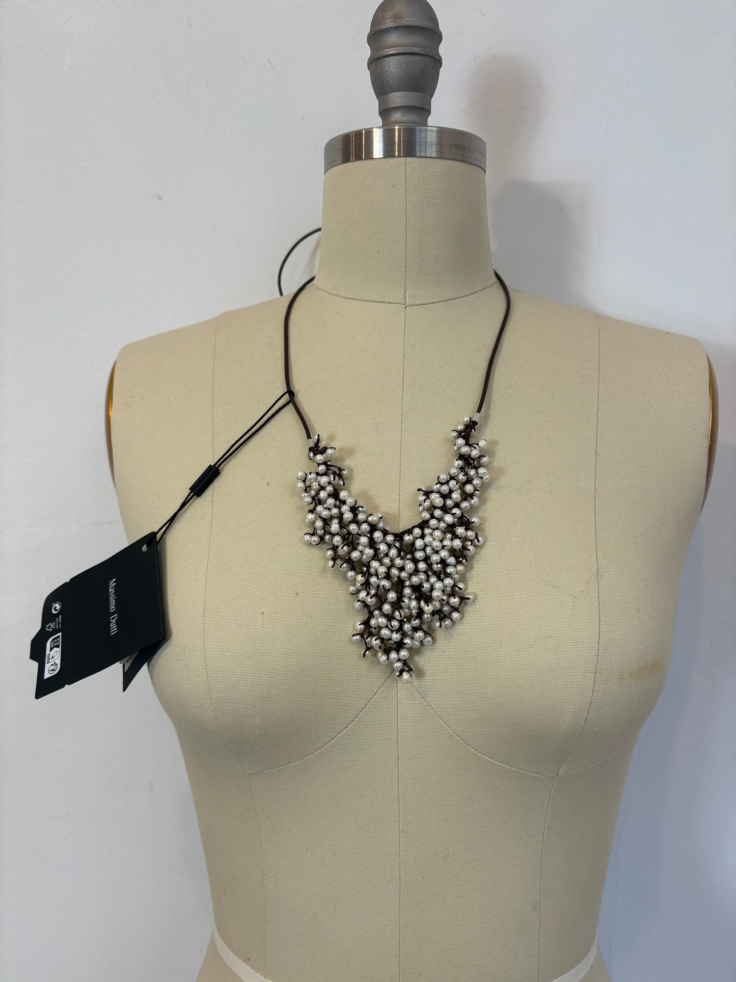 MASSIMO DUTTI. Collar ajustable perlas mini