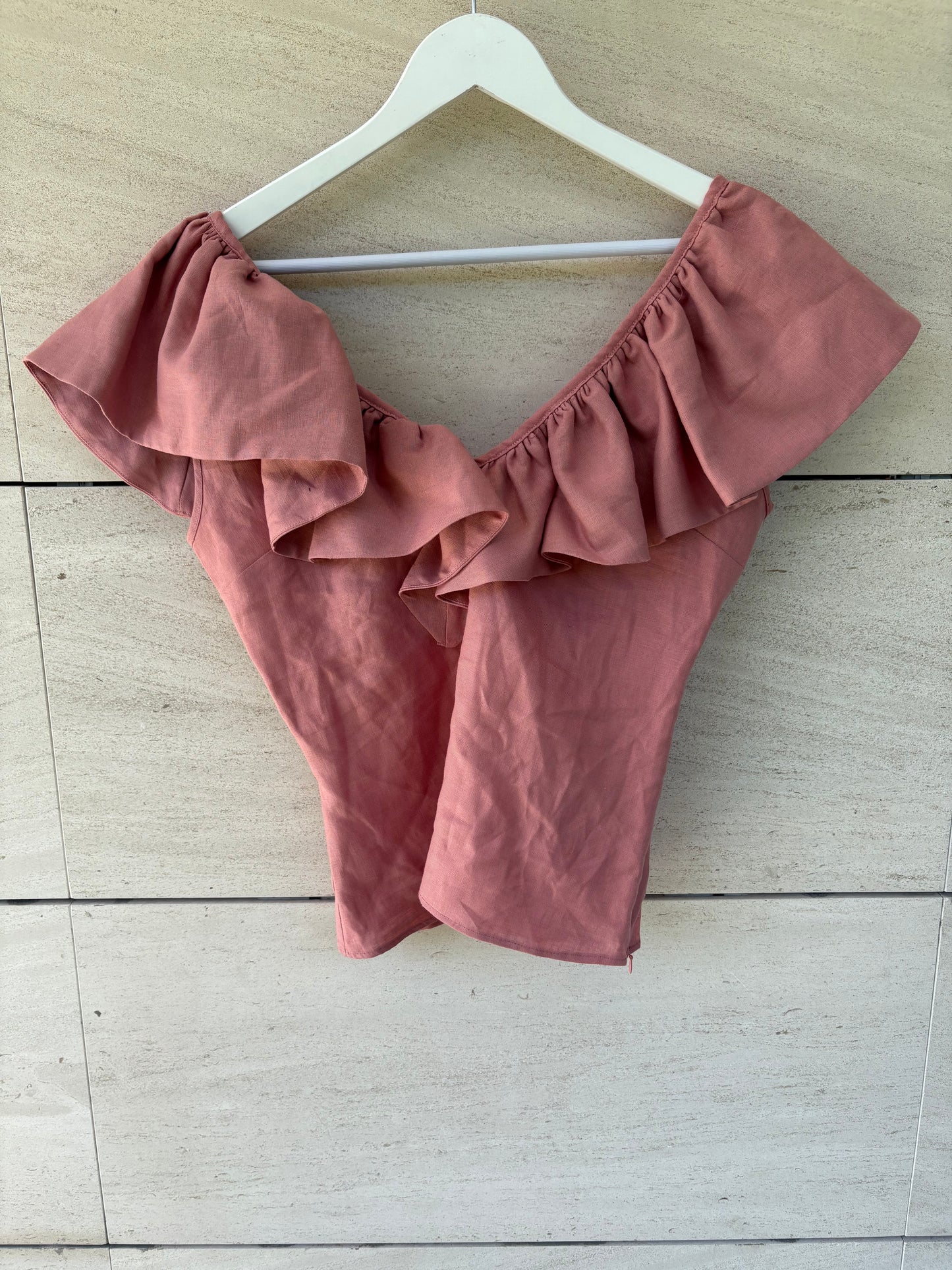 IQ COLLECTION. Top rosa volante T.m