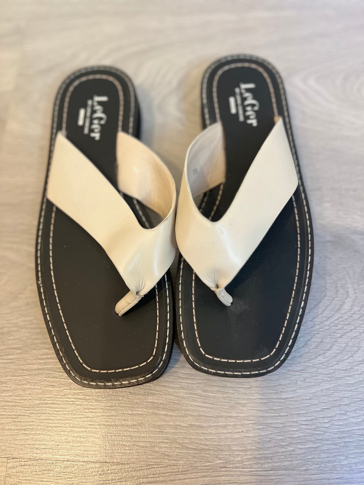 LEGER. Beige sandals, size 38