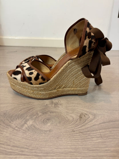 DOLCE & GABBANA. Cuñas animal print piel. T38