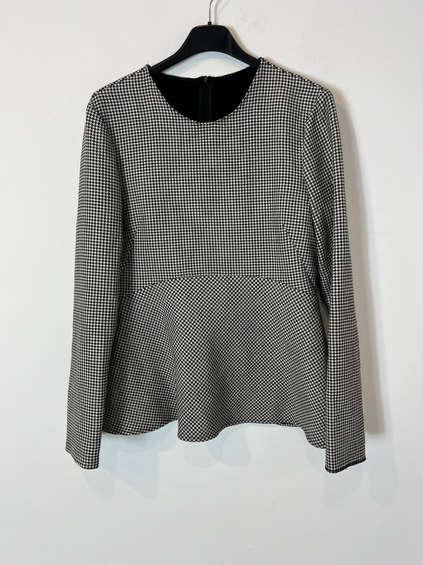 MANGO. Houndstooth ruffle top. TM