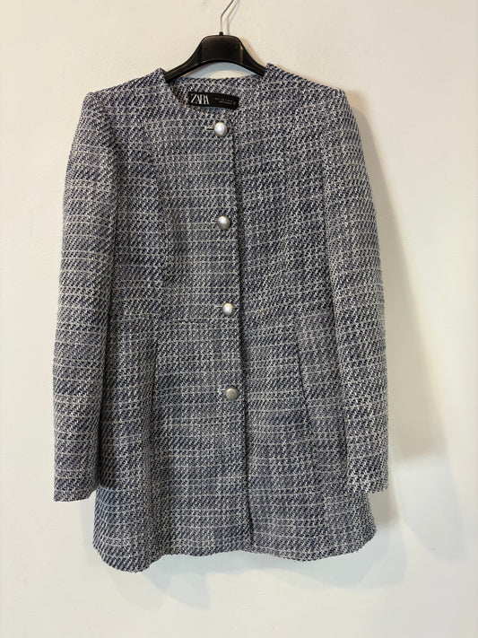 ZARA. Chaqueta tweed azules