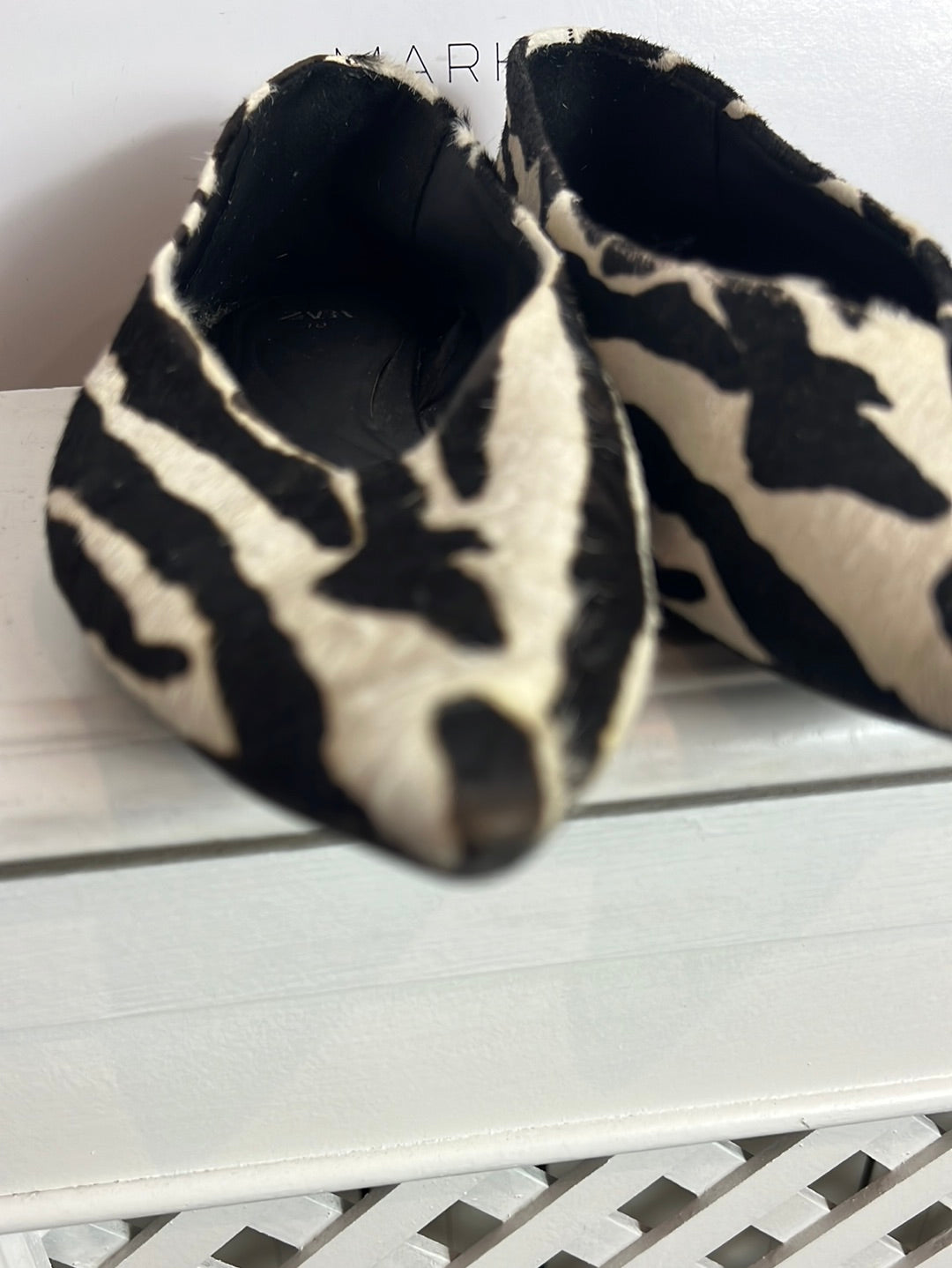 ZARA. Zapato plano textura print. T 40