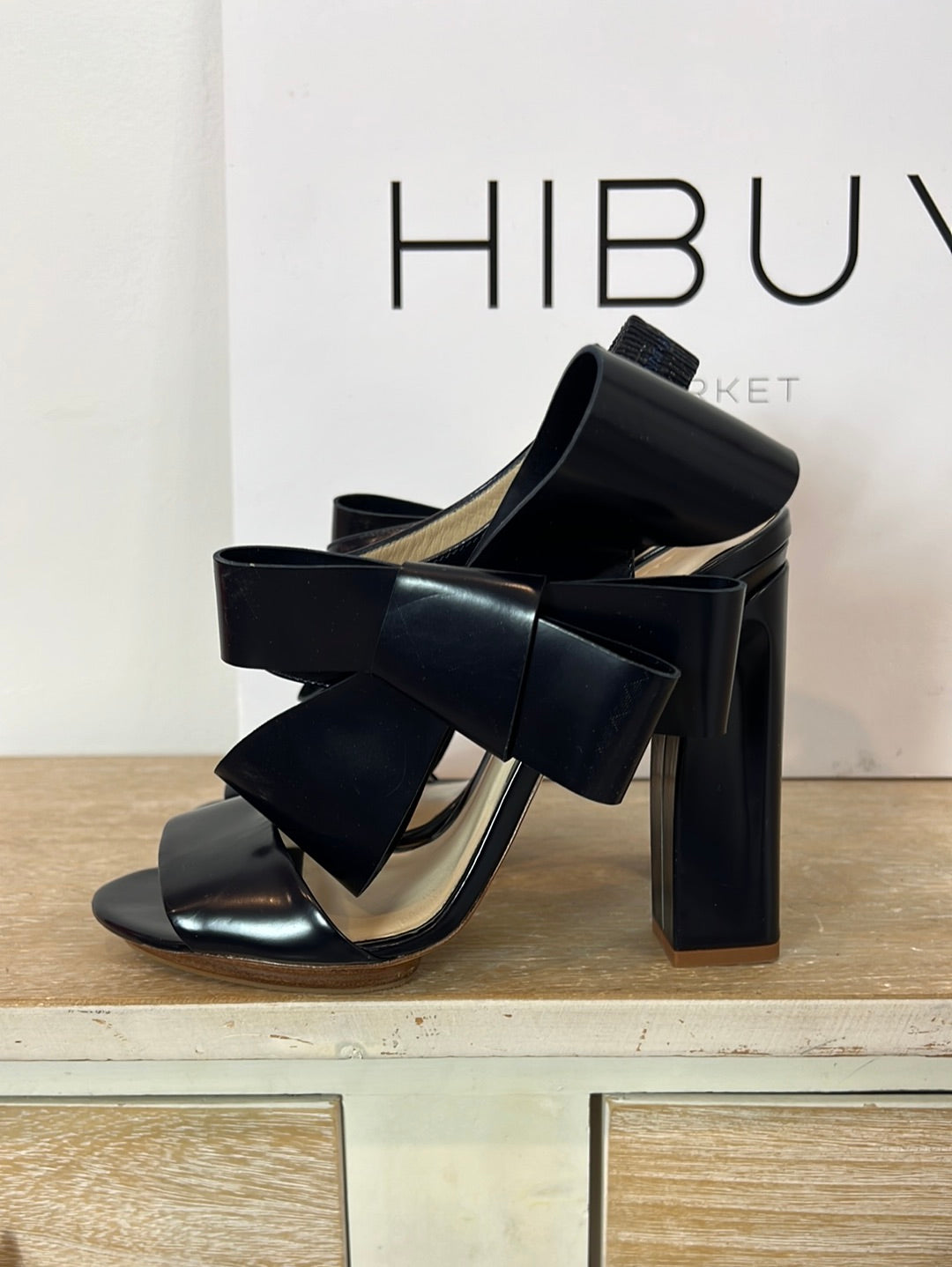 DEL POZO. Dark blue bow sandals, size 40