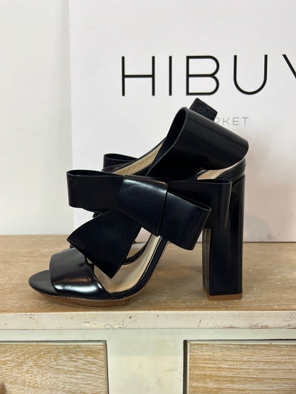 DEL POZO. Dark blue bow sandals, size 40