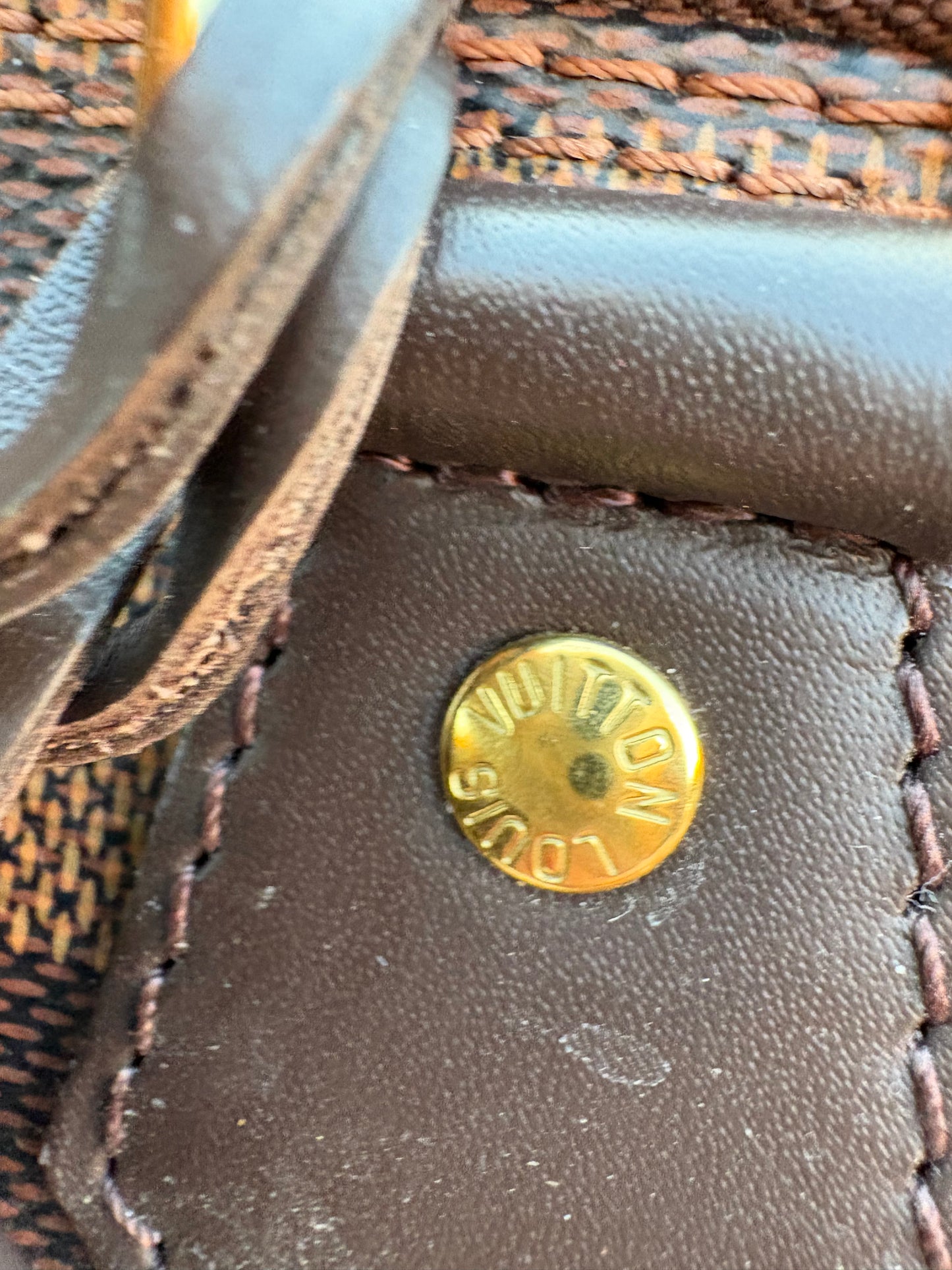 LOUIS VUITTON. Bolso Alma BB