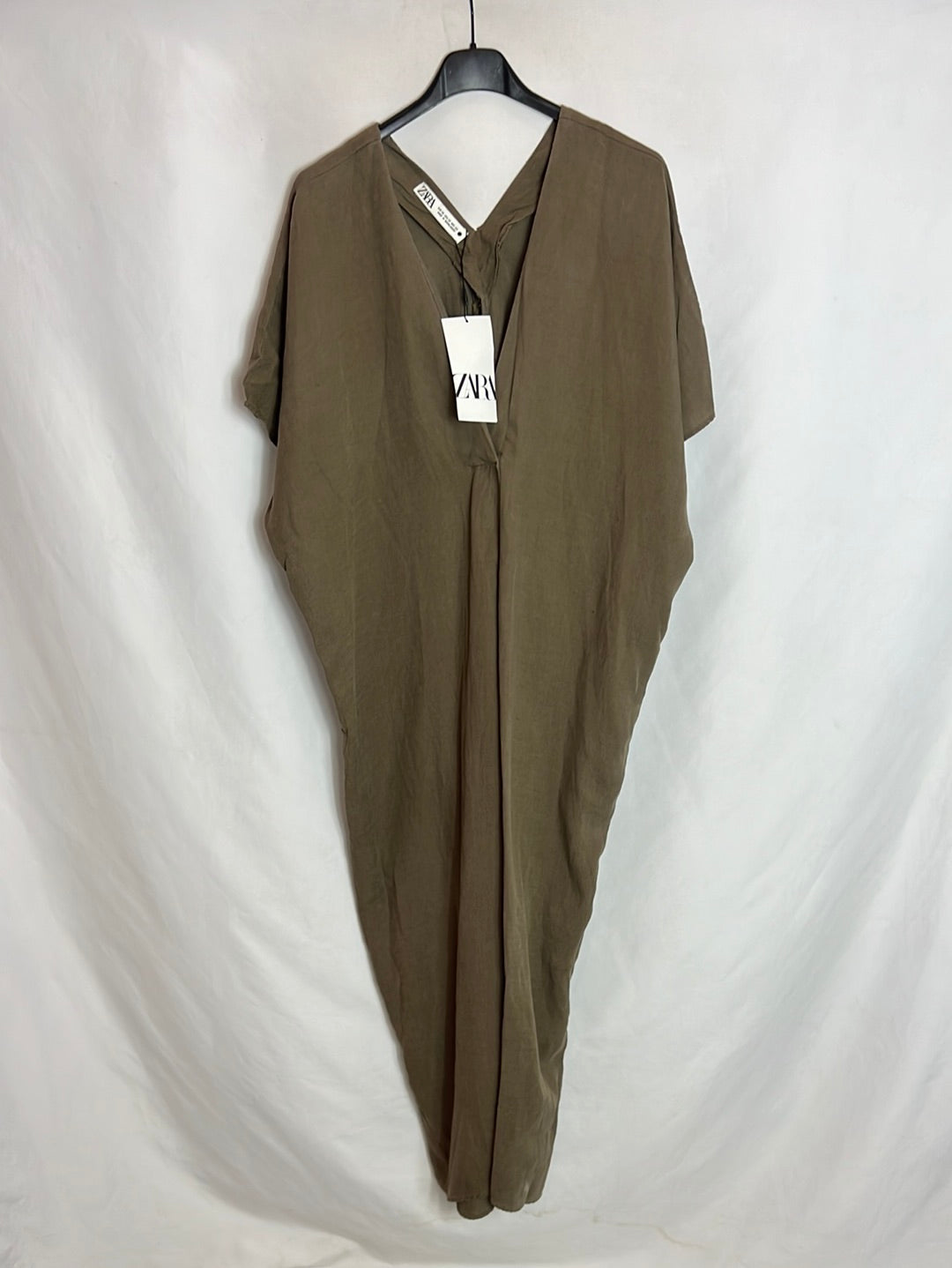 ZARA. Vestido verde caqui  estilo kaftan. T XS