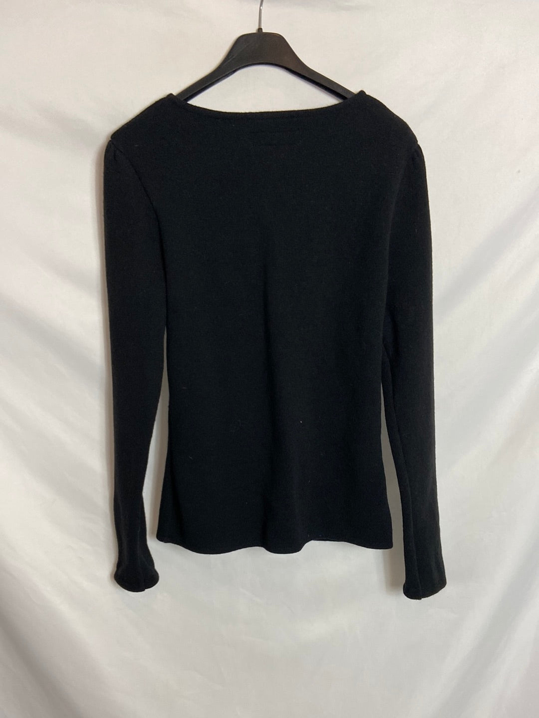 ZARA. Chaqueta negra textura T. M