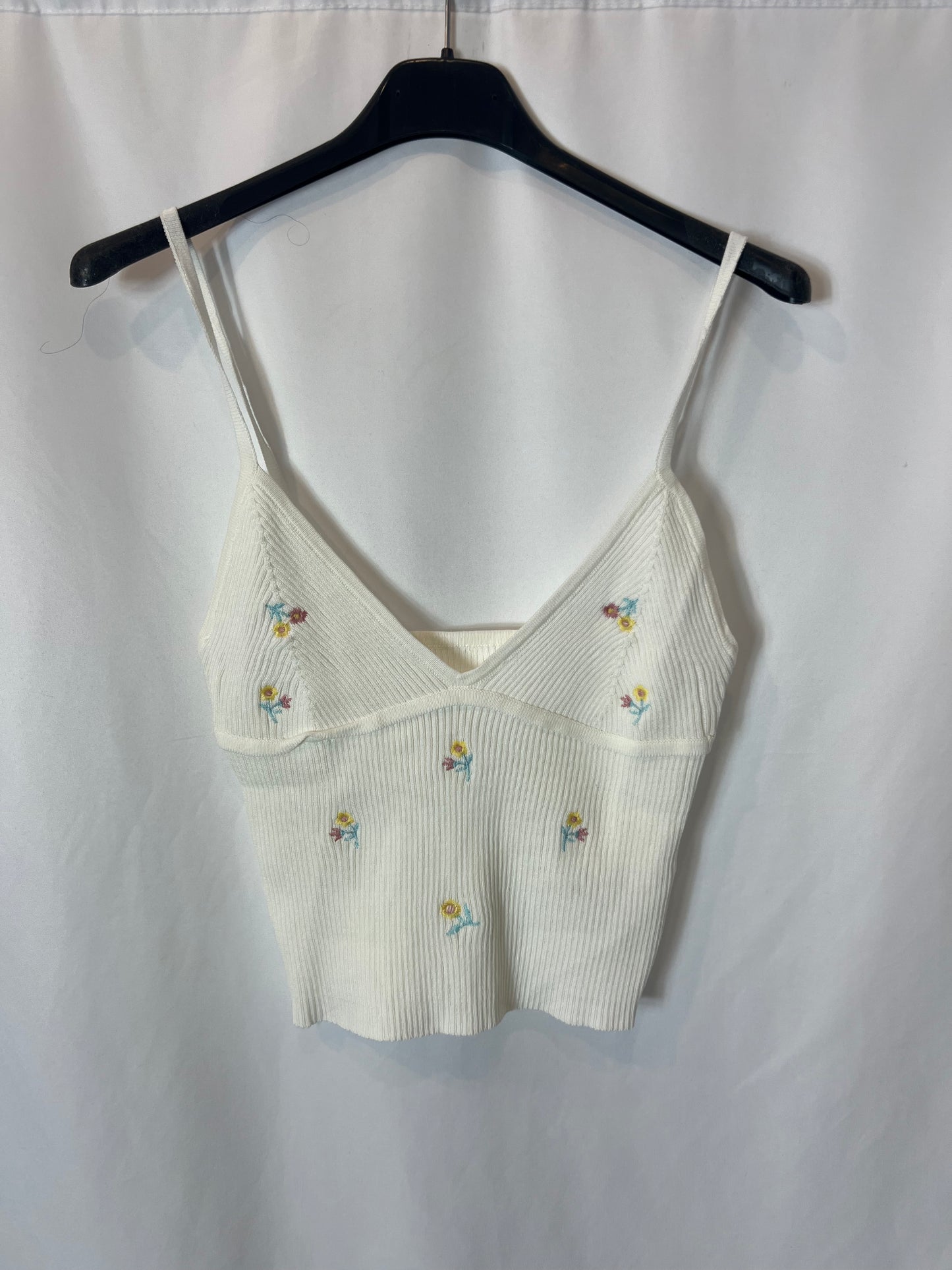 OTHERS. White ribbed embroidered top Tu(xs)