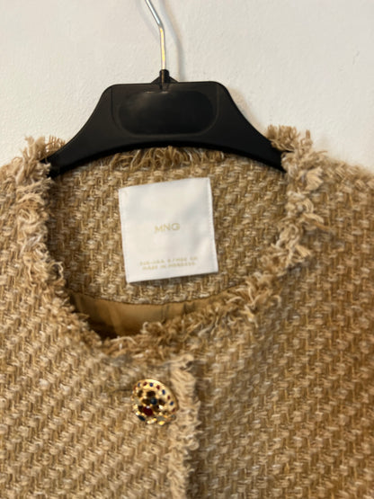 MANGO. Chaqueta tweed botones joya