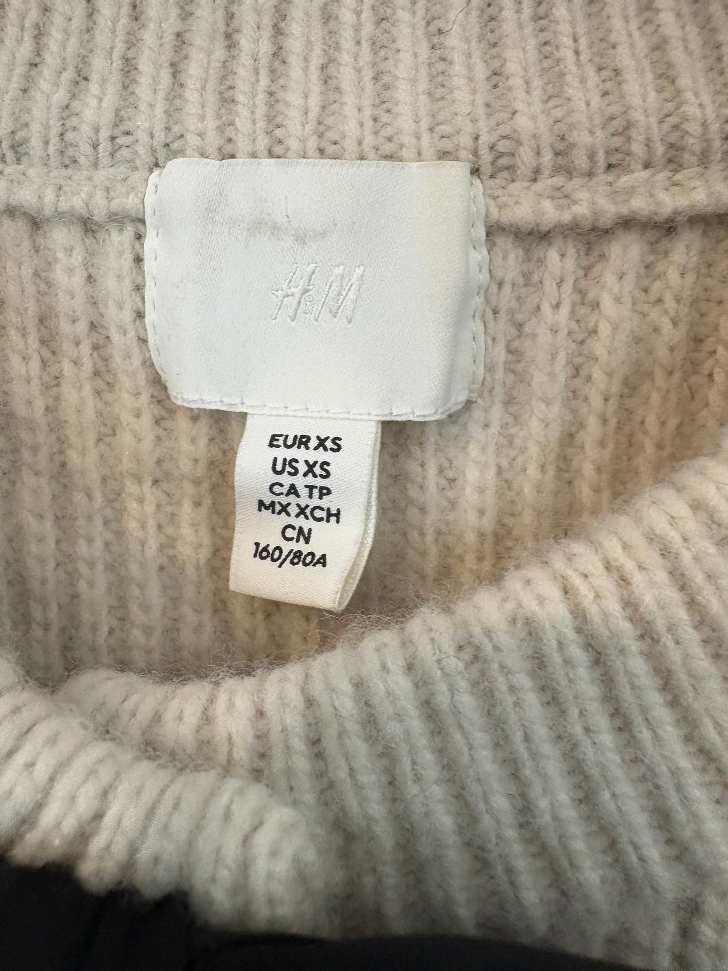 H&M. Jersey beige lazada