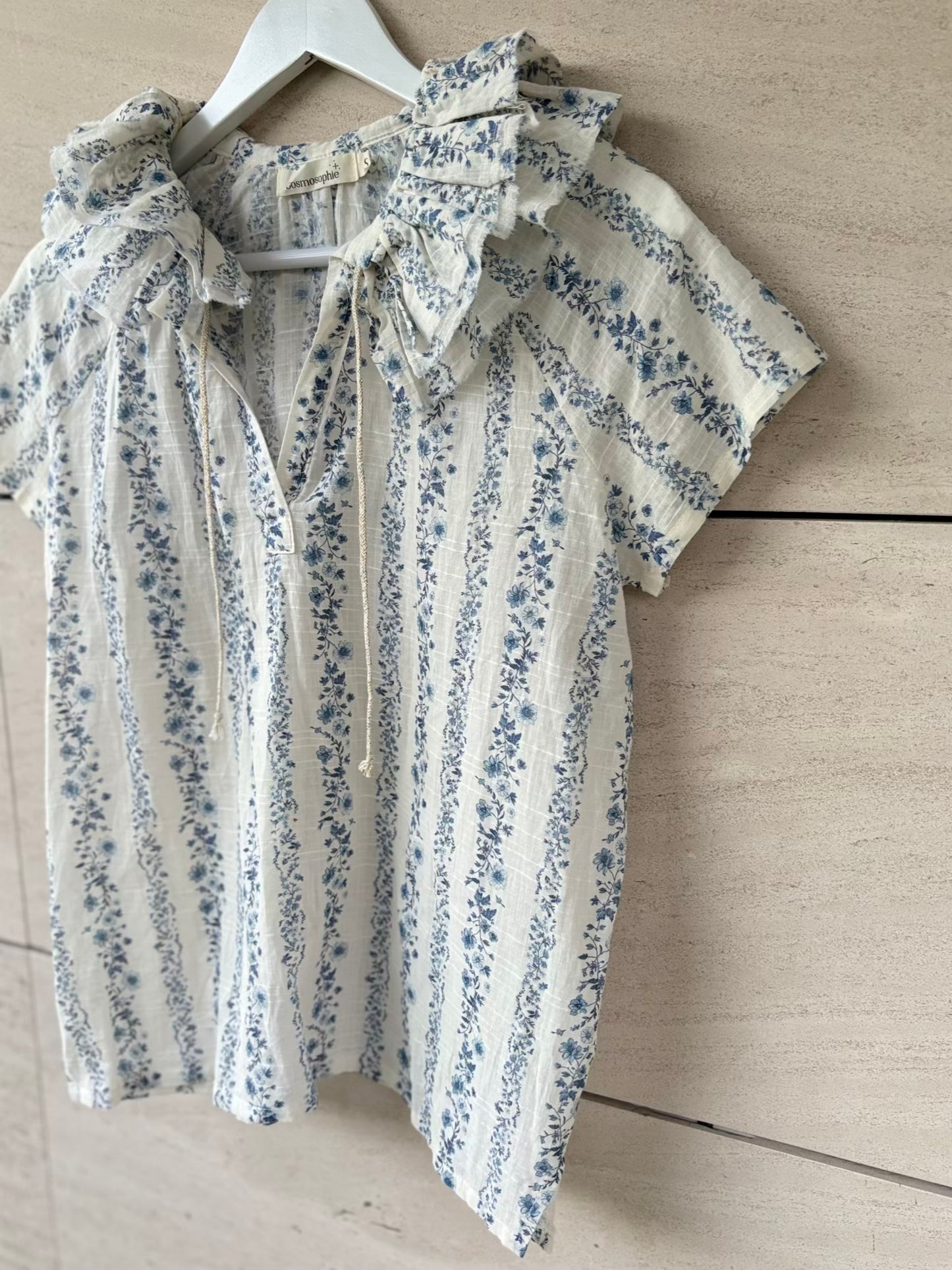 COSMOSOPHIE. Blusa textura estampado floral