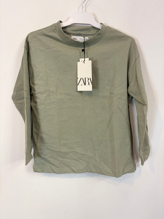 ZARA. Camiseta verde claro manga larga. T 7 años