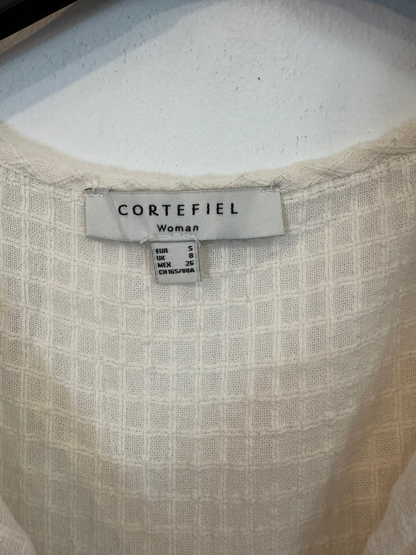 CORTEFEL. Vestido beige textura bordados. T S