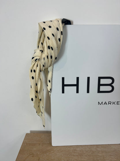 ZARA. Pañuelo plisado lunares