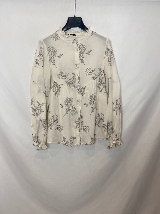 ZARA. Blusa blanca bordada T.S