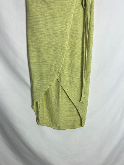 MANGO. Total look verde textura. T XS/S