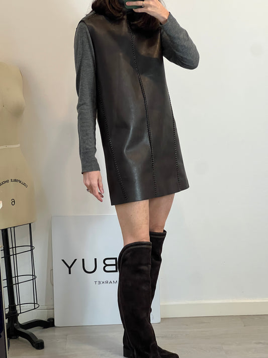 H&M. Vestido corto piel marrón