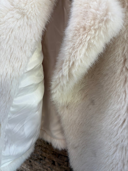 ZARA. Abrigo pelo corto