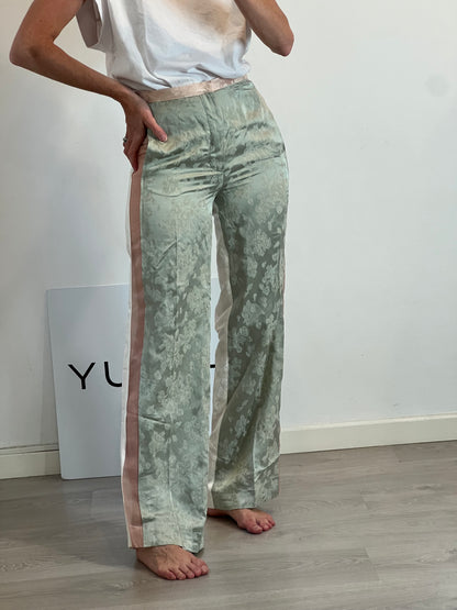 ZARA. Pantalón ancho colores y flores T.xs