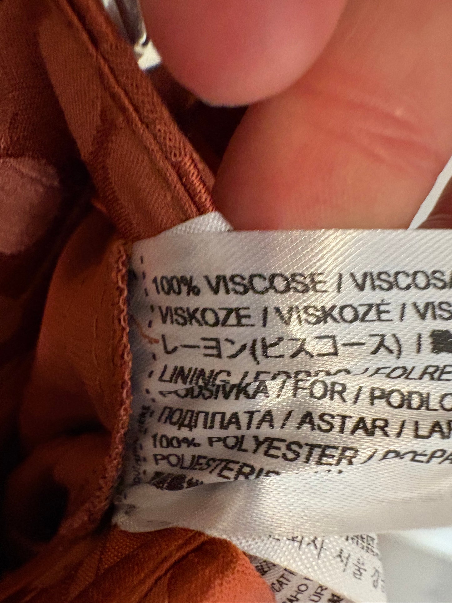 MANGO. Total look satinado caldera