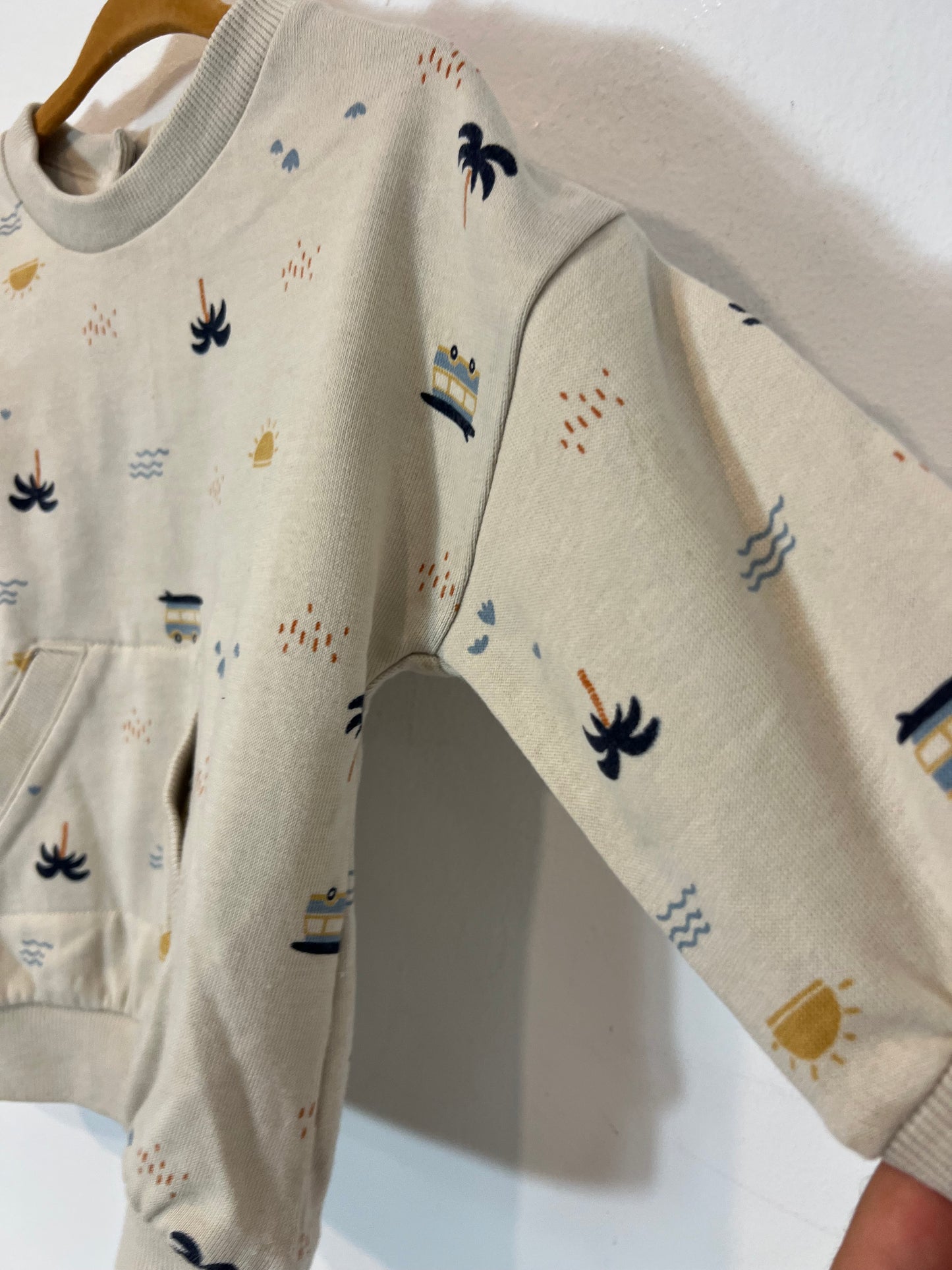 OTRAS. Sudadera beiges dibujos. T 12 meses