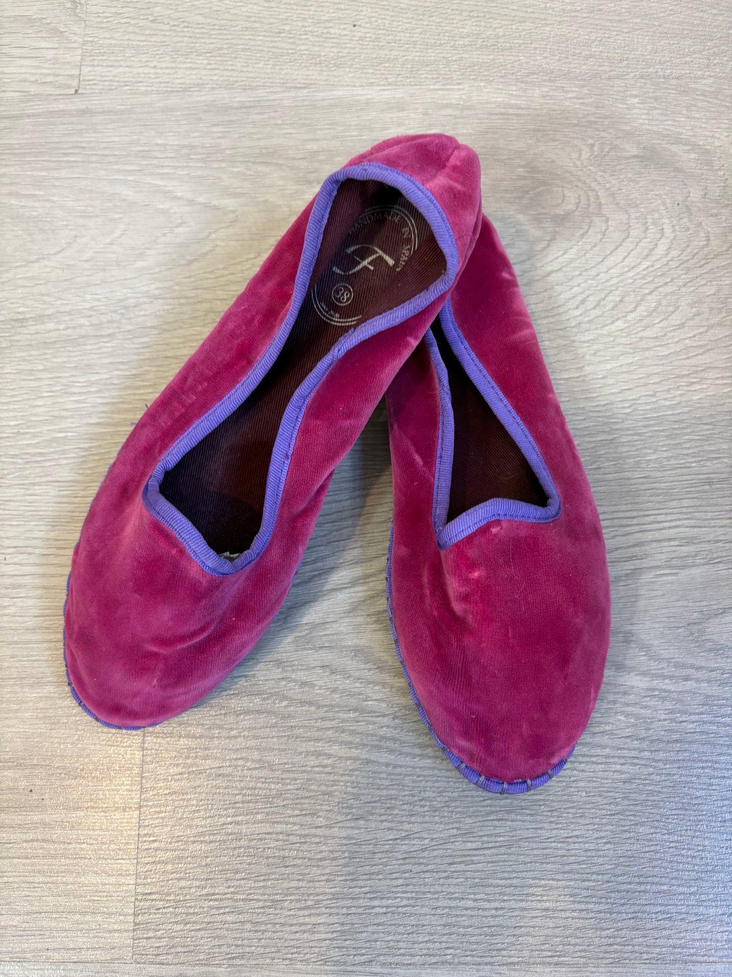 FLABELUS. Slippers rosa y morado