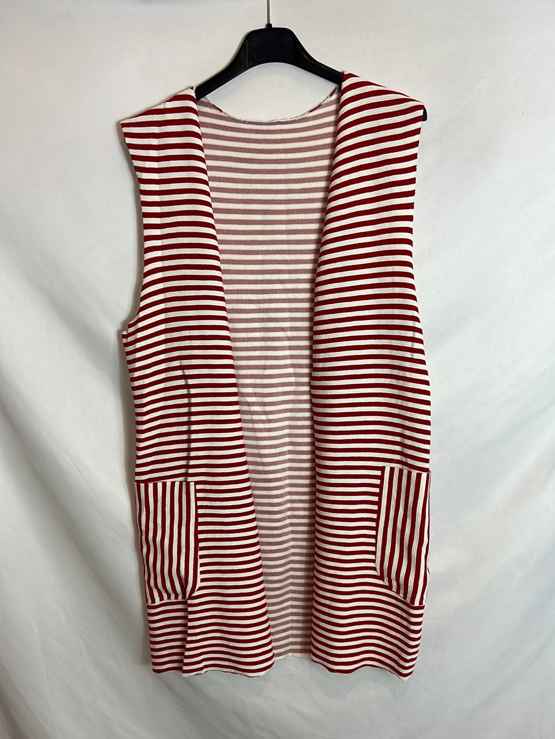 OTHERS. Red and white striped vest (M/L)