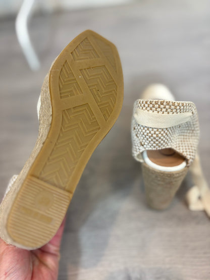 GAIMO. Cuña piel crema T 39
