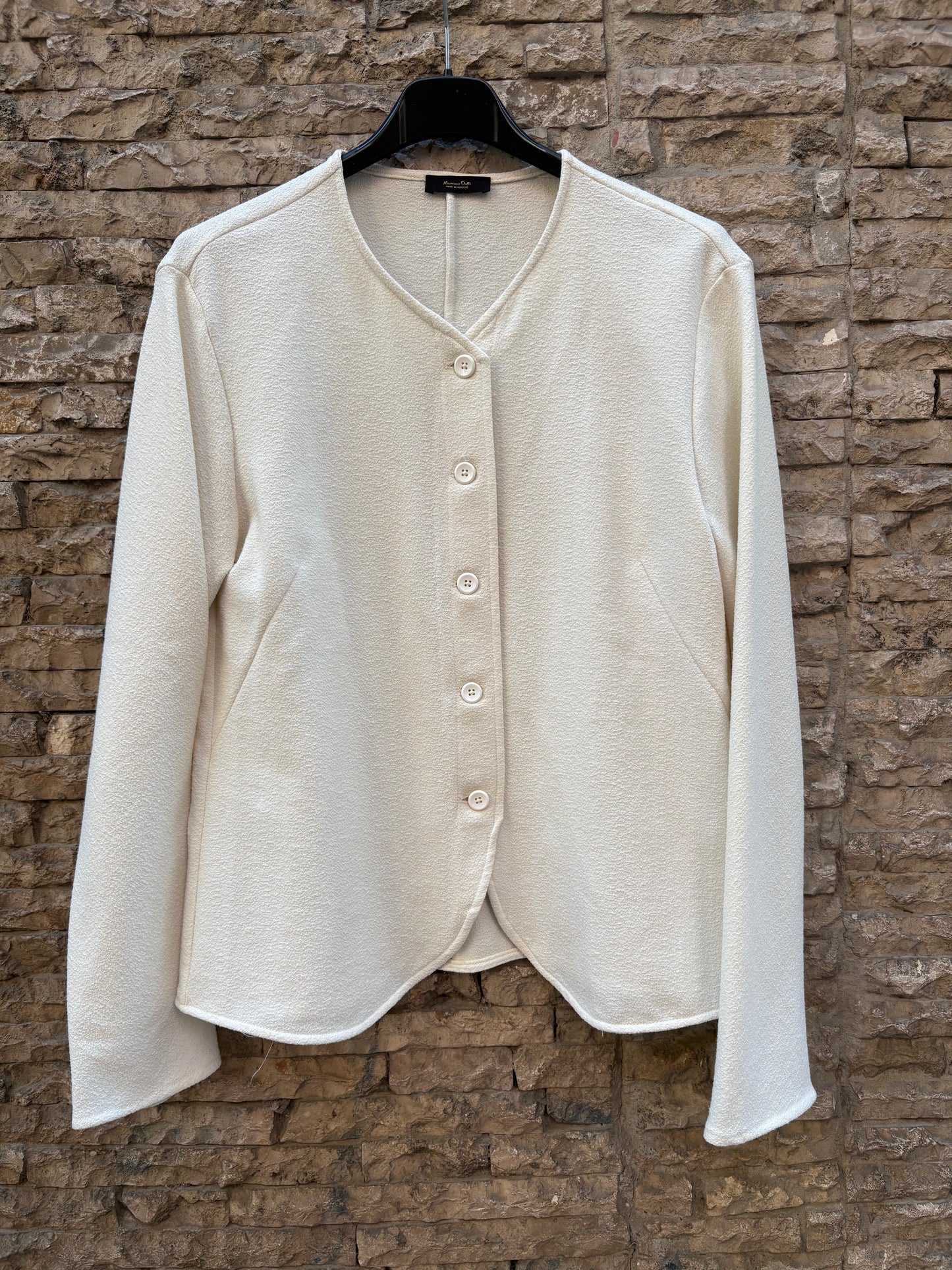 MASSIMO DUTTI. Chaqueta fluida color crudo